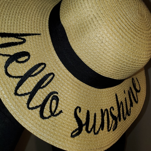 Hello Sunshine Beach Hat - Picture 7 of 8